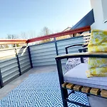 Aurora شقة
